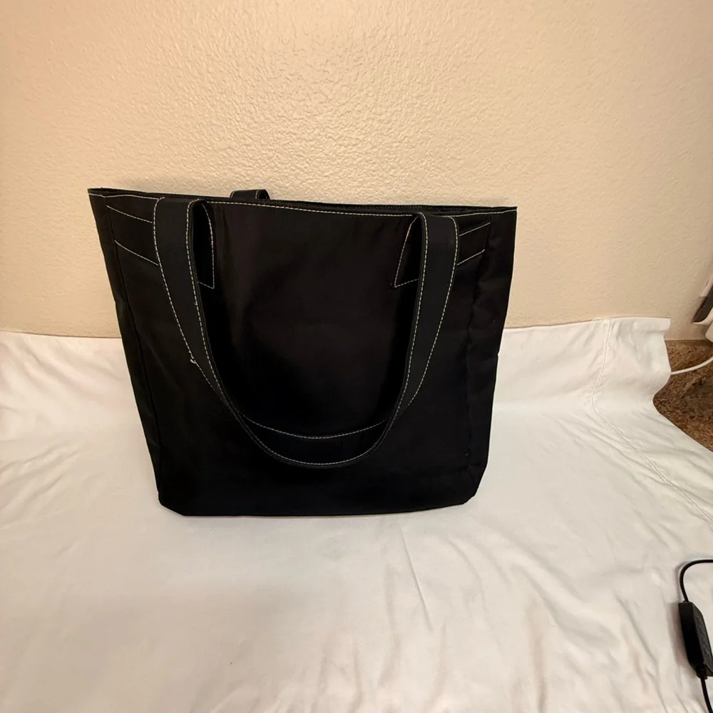 True Religion Black Tote Bag Double Stitch Horseshoe Pocket Snap Closure